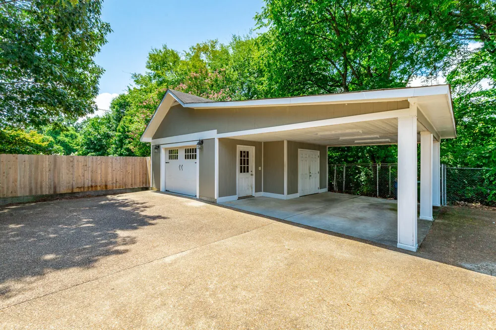 1125 S Crest Road Rossville, GA 30741