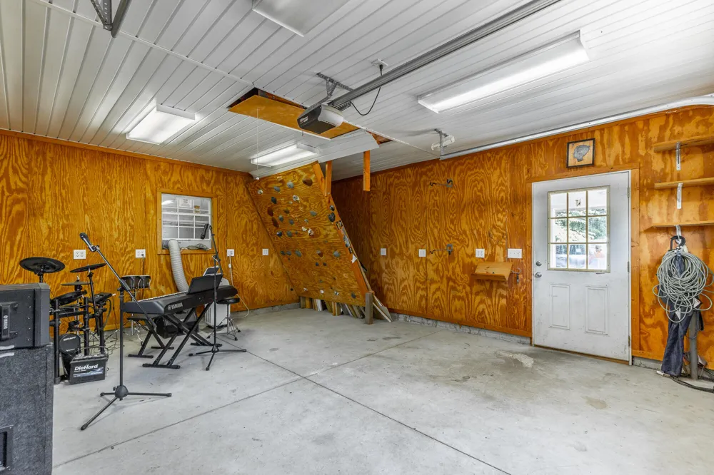 1125 S Crest Road Rossville, GA 30741