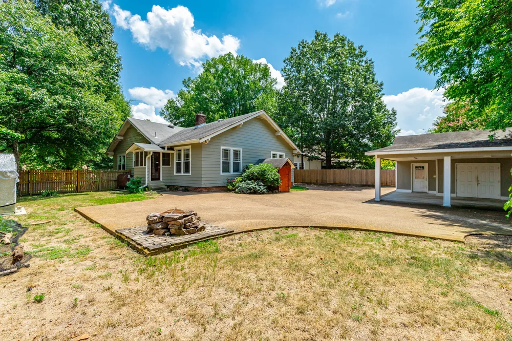 1125 S Crest Road Rossville, GA 30741