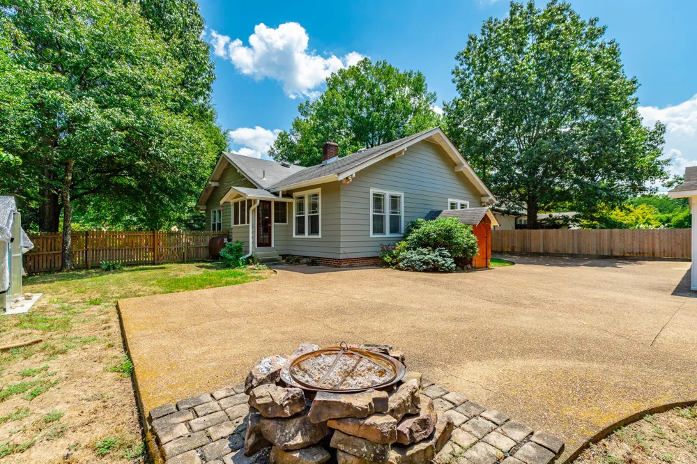 1125 S Crest Road Rossville, GA 30741