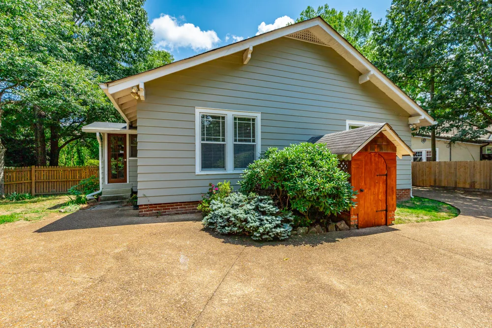 1125 S Crest Road Rossville, GA 30741