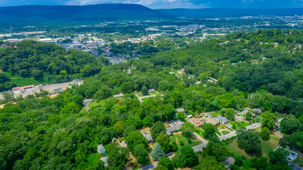 1125 S Crest Road Rossville, GA 30741