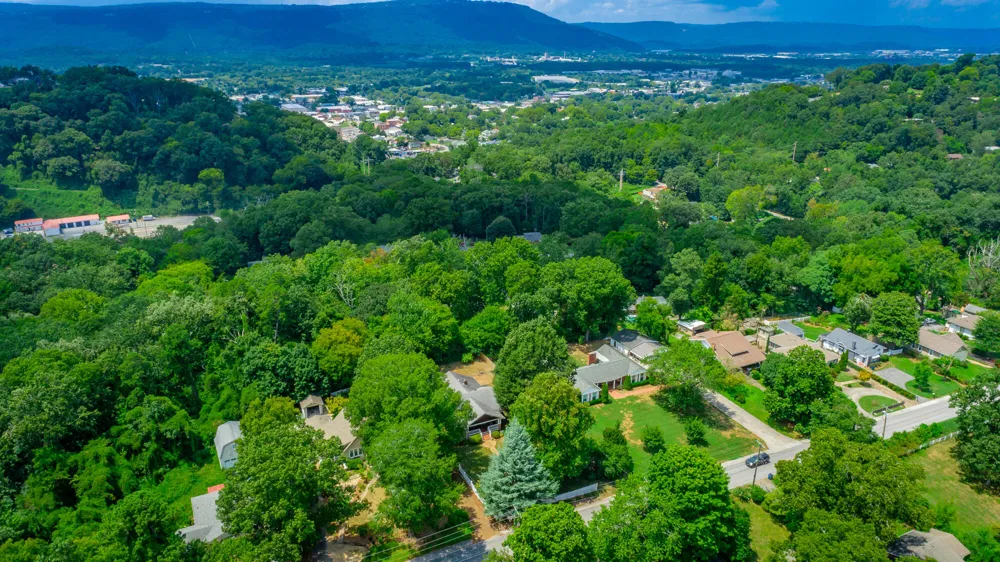 1125 S Crest Road Rossville, GA 30741