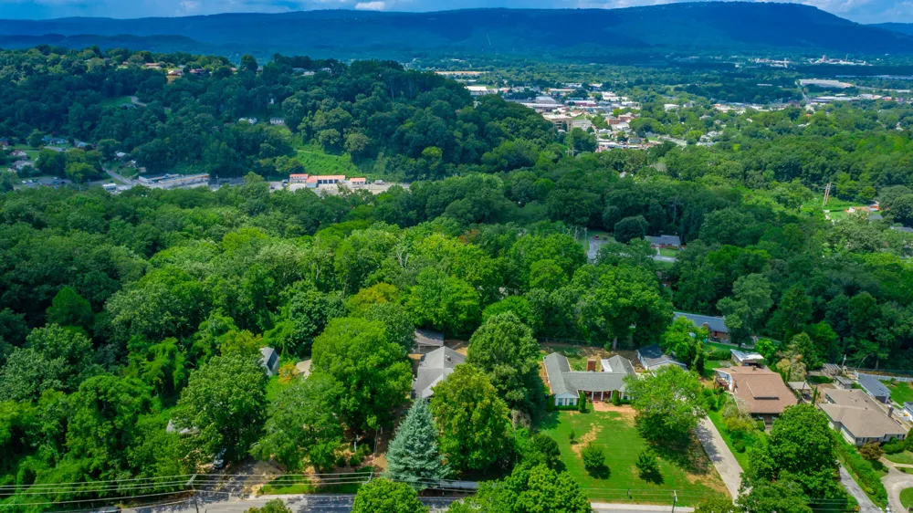 1125 S Crest Road Rossville, GA 30741