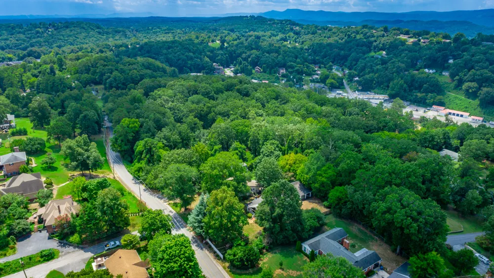 1125 S Crest Road Rossville, GA 30741