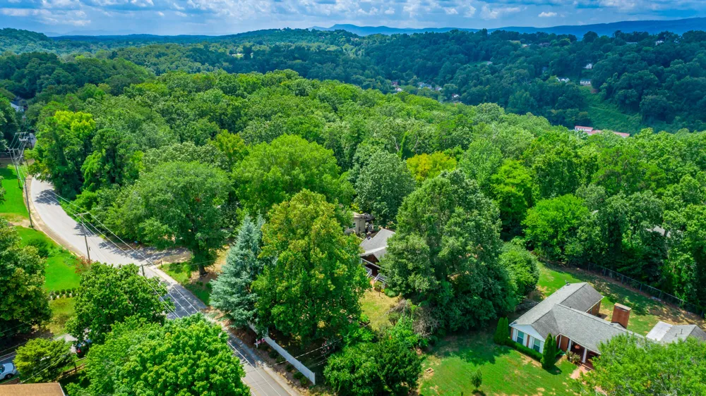 1125 S Crest Road Rossville, GA 30741