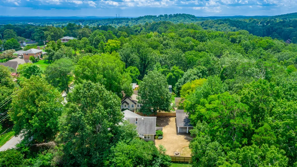 1125 S Crest Road Rossville, GA 30741