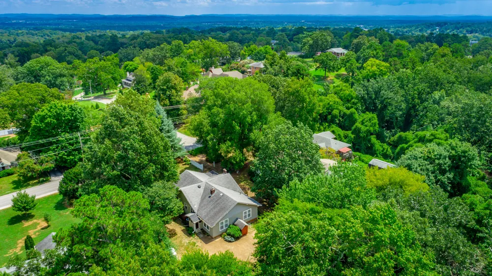 1125 S Crest Road Rossville, GA 30741