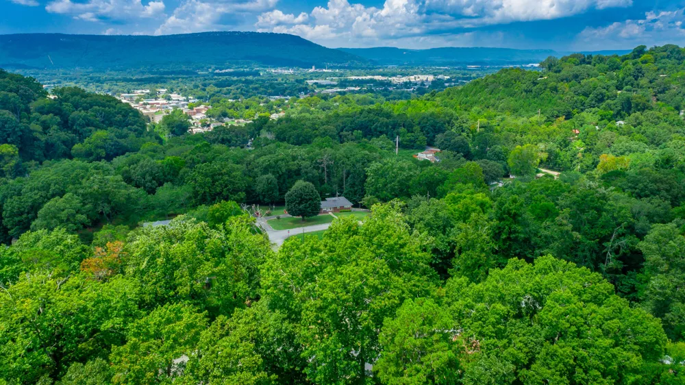 1125 S Crest Road Rossville, GA 30741