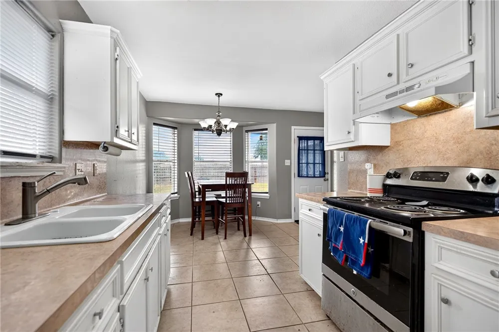5742 Skylark Drive Corpus Christi, TX 78408