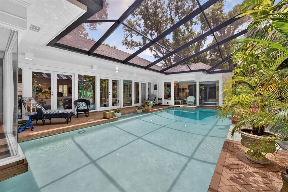 602 S RIVERHILLS DRIVE Temple Terrace, FL 33617