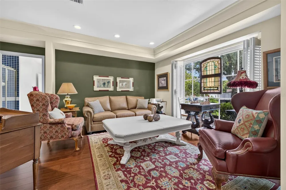 602 S RIVERHILLS DRIVE Temple Terrace, FL 33617