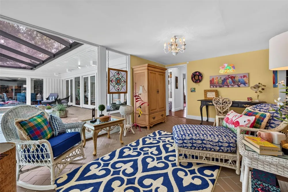 602 S RIVERHILLS DRIVE Temple Terrace, FL 33617