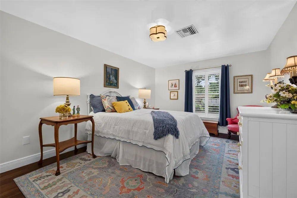 602 S RIVERHILLS DRIVE Temple Terrace, FL 33617