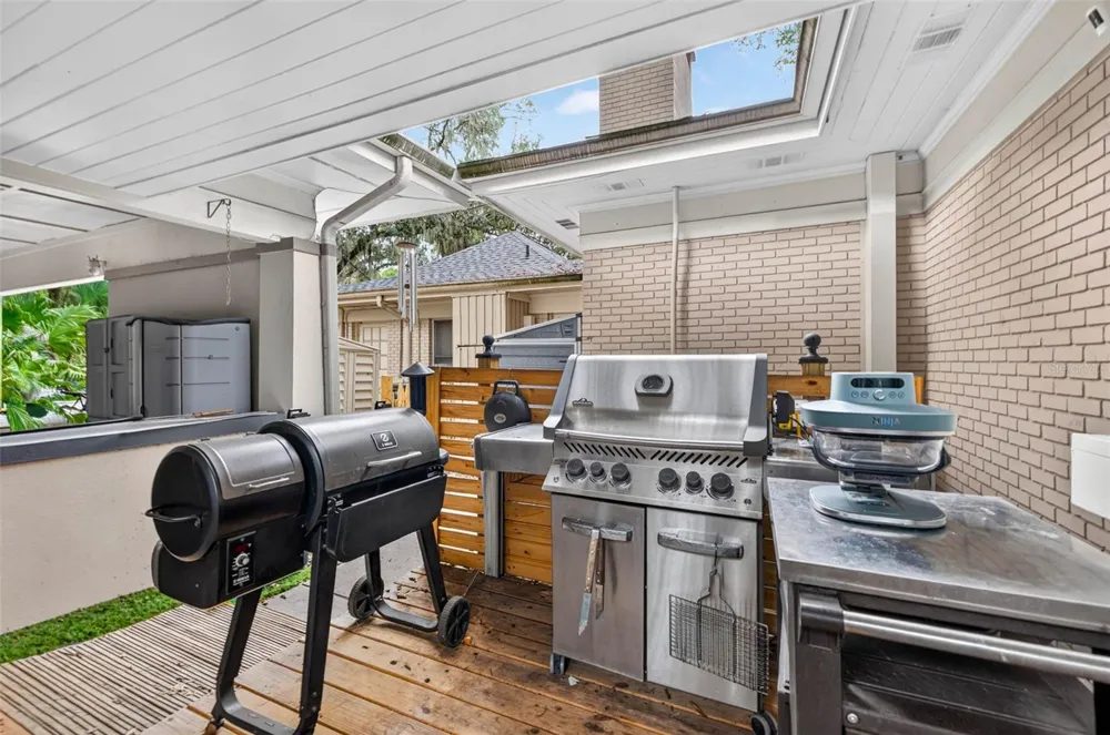 602 S RIVERHILLS DRIVE Temple Terrace, FL 33617