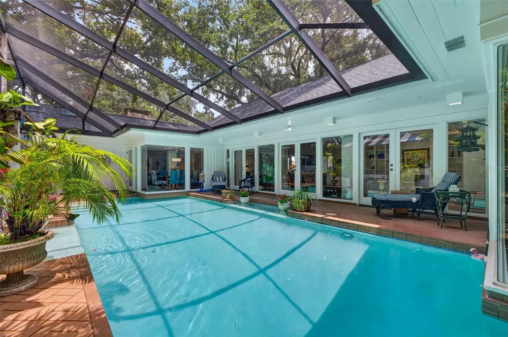 602 S RIVERHILLS DRIVE Temple Terrace, FL 33617