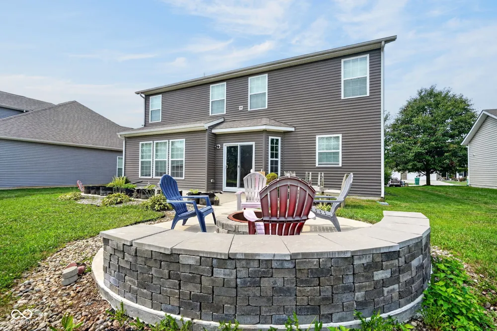 8819 Castleblaney Drive Brownsburg, IN 46112
