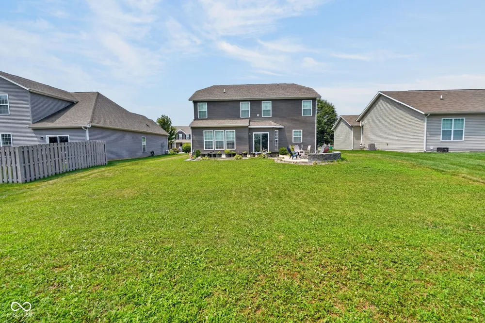 8819 Castleblaney Drive Brownsburg, IN 46112