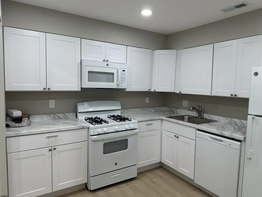 6 Oyster Bay Absecon, NJ 08201