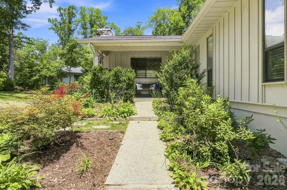 3020 Chestnut Tree Road Hendersonville, NC 28792