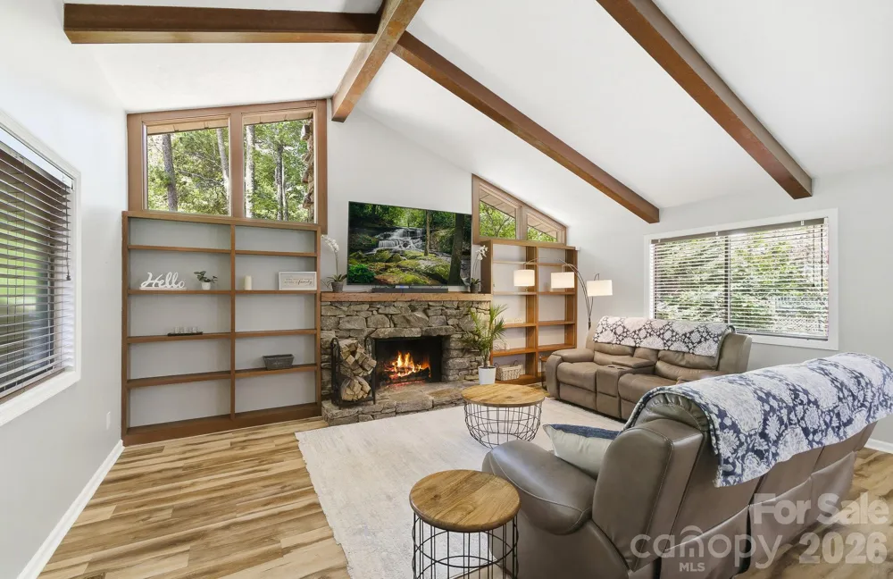 3020 Chestnut Tree Road Hendersonville, NC 28792
