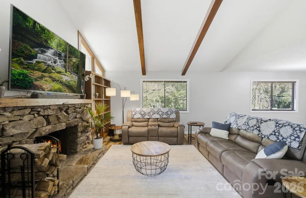 3020 Chestnut Tree Road Hendersonville, NC 28792