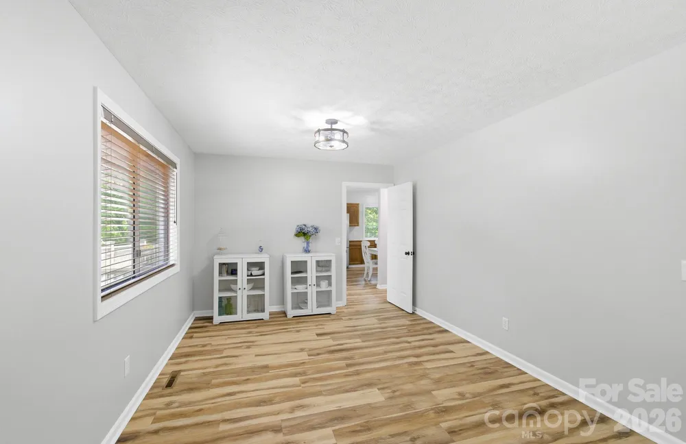 3020 Chestnut Tree Road Hendersonville, NC 28792