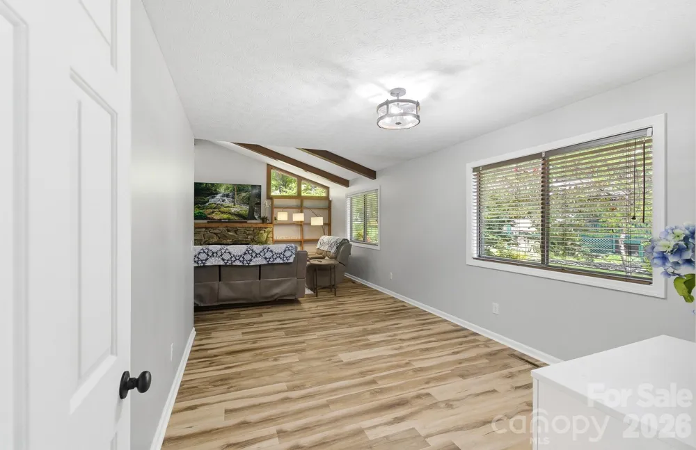 3020 Chestnut Tree Road Hendersonville, NC 28792
