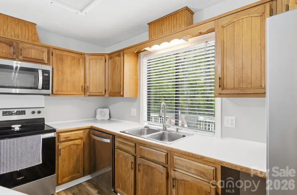 3020 Chestnut Tree Road Hendersonville, NC 28792