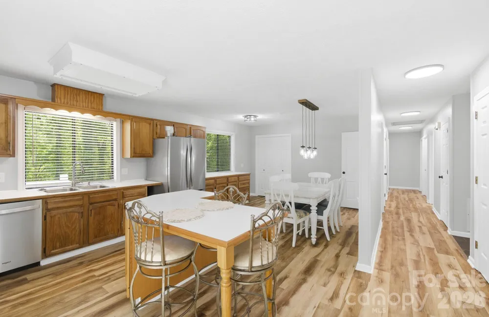 3020 Chestnut Tree Road Hendersonville, NC 28792