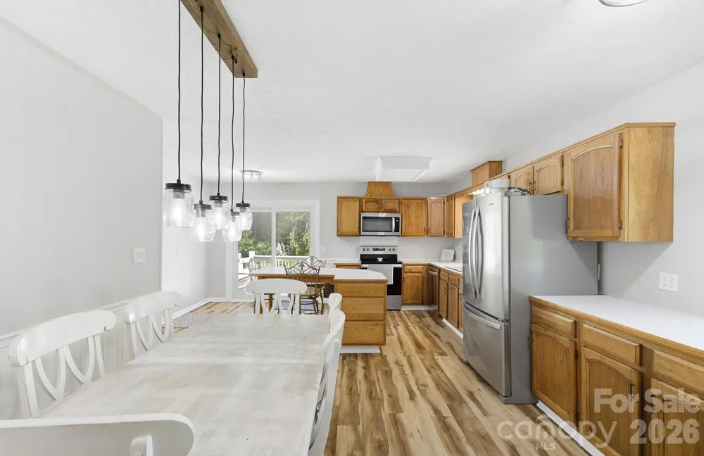 3020 Chestnut Tree Road Hendersonville, NC 28792