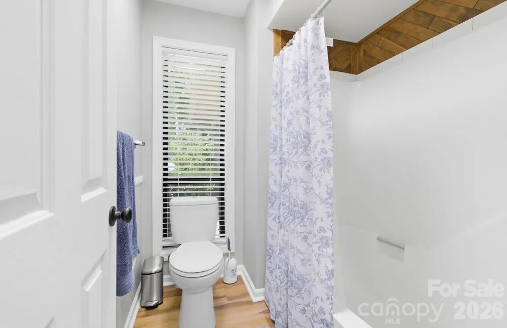 3020 Chestnut Tree Road Hendersonville, NC 28792