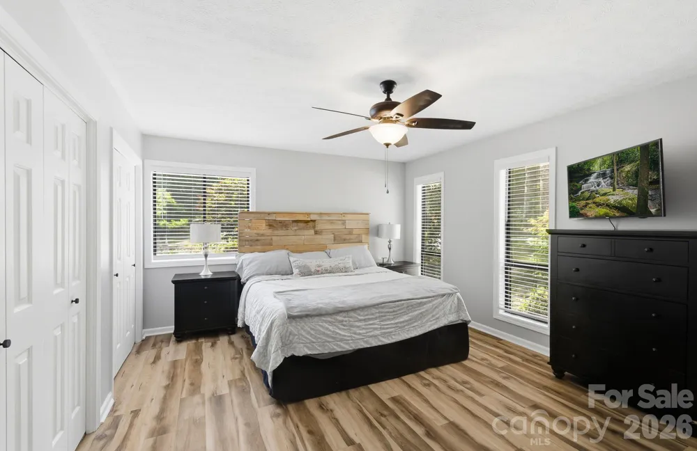 3020 Chestnut Tree Road Hendersonville, NC 28792
