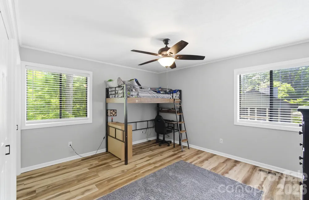 3020 Chestnut Tree Road Hendersonville, NC 28792