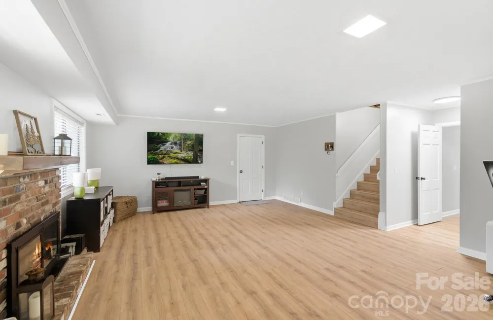 3020 Chestnut Tree Road Hendersonville, NC 28792