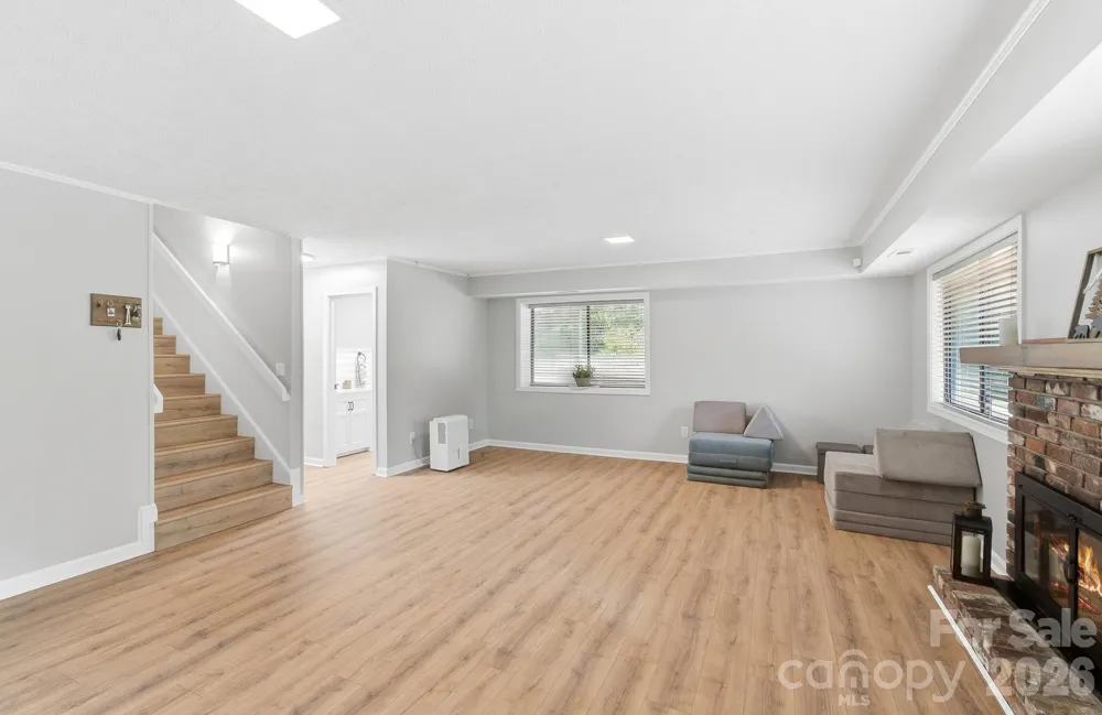 3020 Chestnut Tree Road Hendersonville, NC 28792