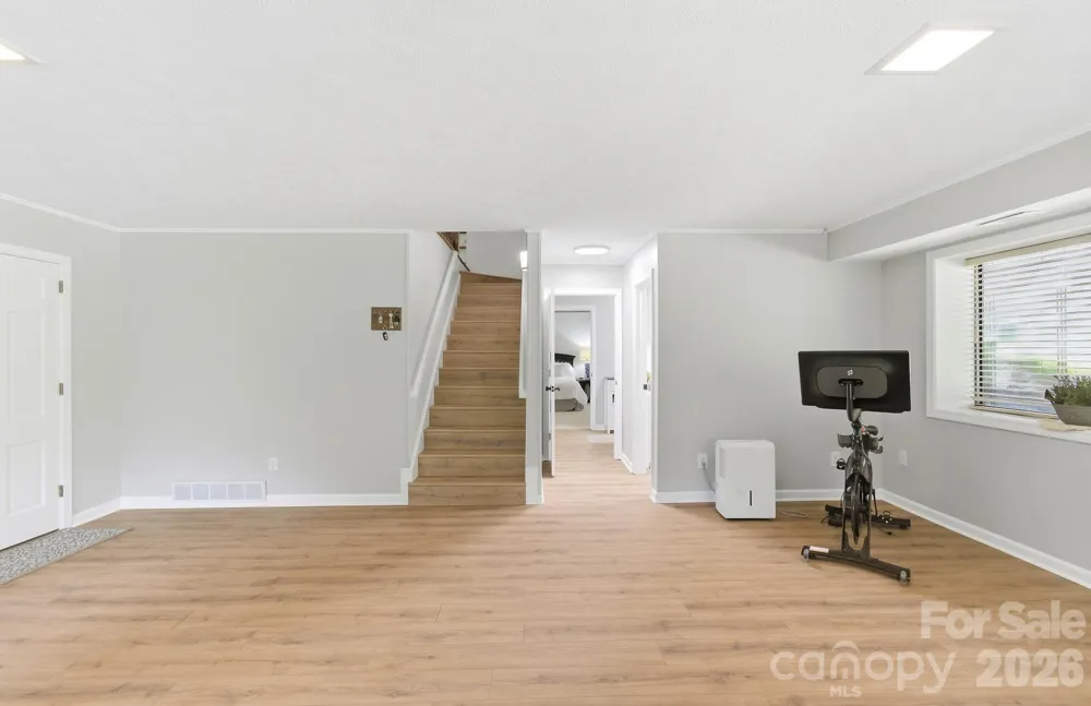 3020 Chestnut Tree Road Hendersonville, NC 28792