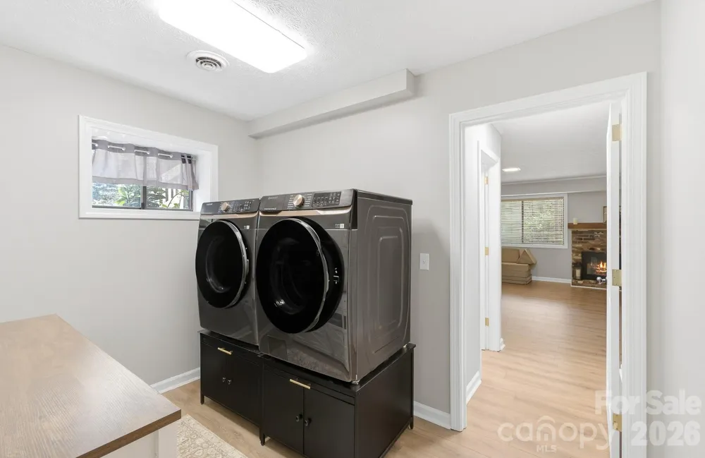 3020 Chestnut Tree Road Hendersonville, NC 28792