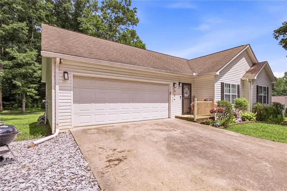 126 Windchime Circle Demorest, GA 30535