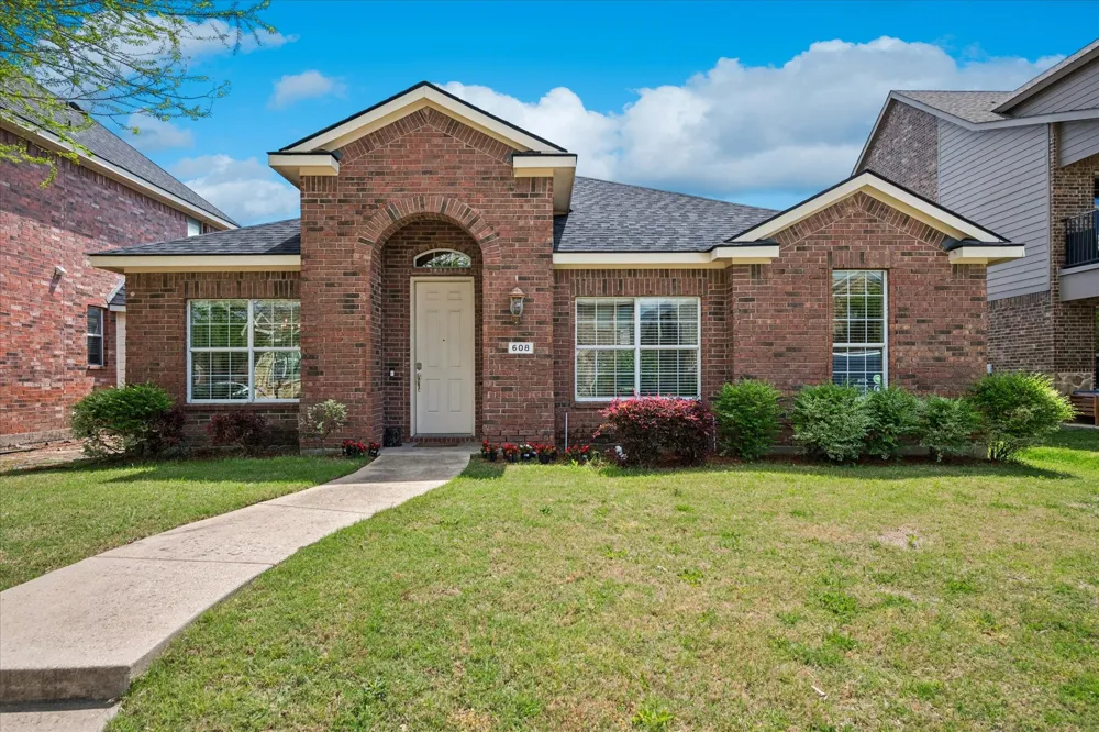608 Bonham Drive Lavon, TX 75166