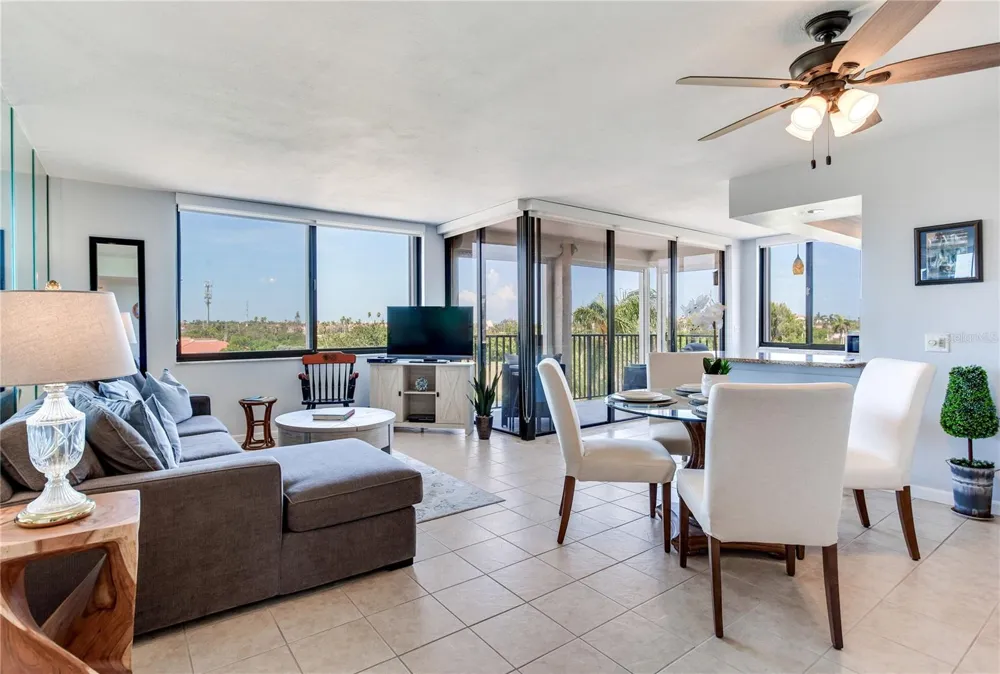 6104 PALMA DEL MAR BOULEVARD S #404 St Petersburg, FL 33715