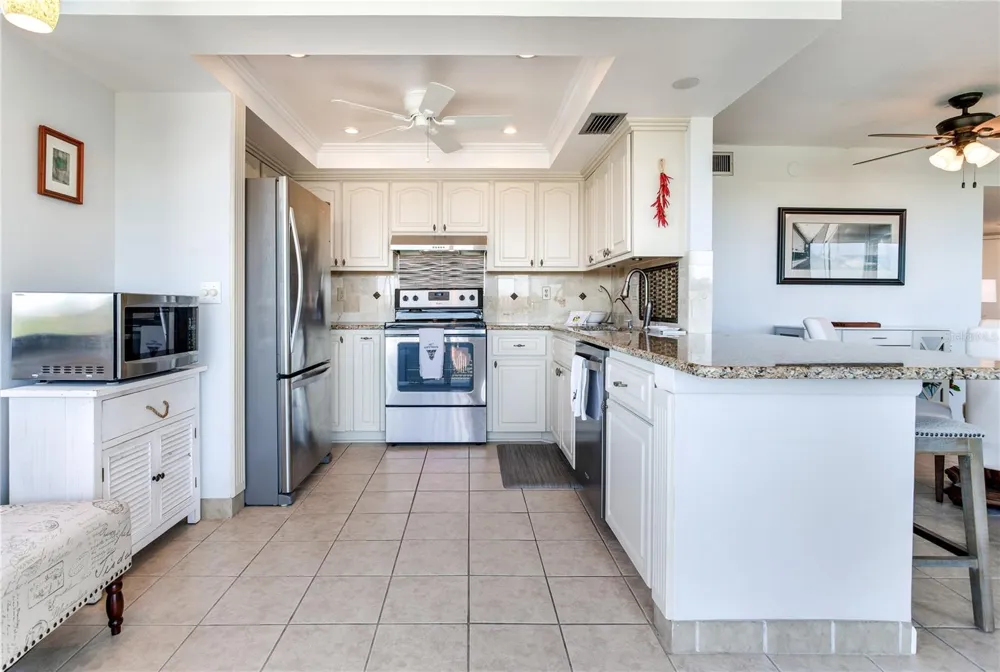 6104 PALMA DEL MAR BOULEVARD S #404 St Petersburg, FL 33715
