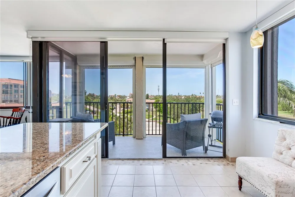 6104 PALMA DEL MAR BOULEVARD S #404 St Petersburg, FL 33715