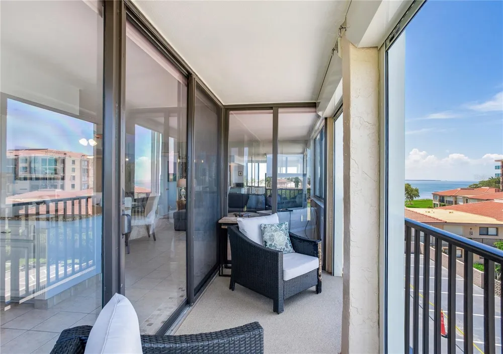 6104 PALMA DEL MAR BOULEVARD S #404 St Petersburg, FL 33715