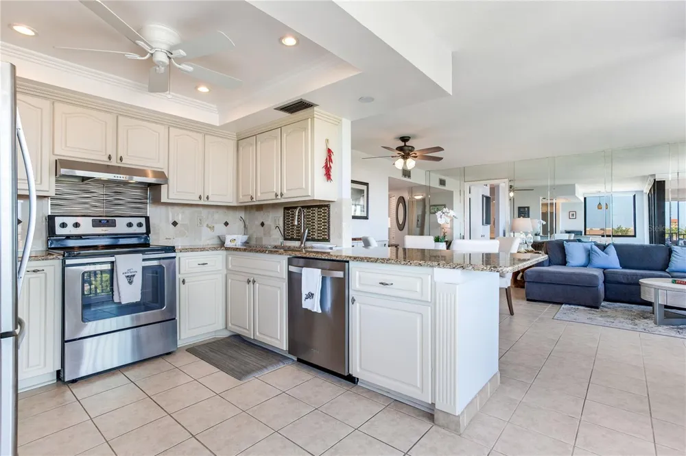 6104 PALMA DEL MAR BOULEVARD S #404 St Petersburg, FL 33715