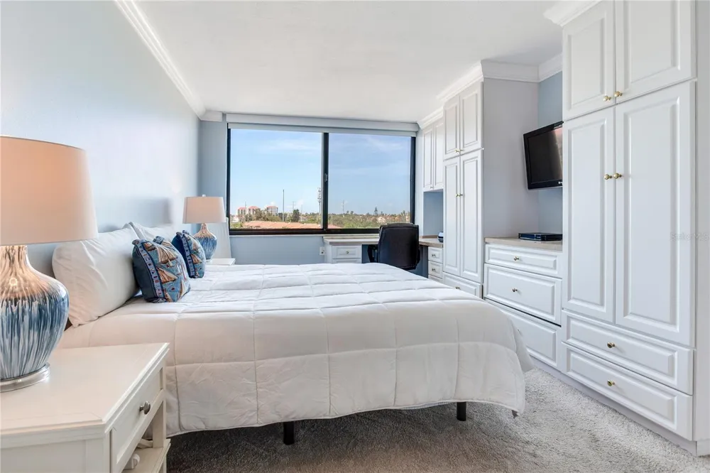 6104 PALMA DEL MAR BOULEVARD S #404 St Petersburg, FL 33715