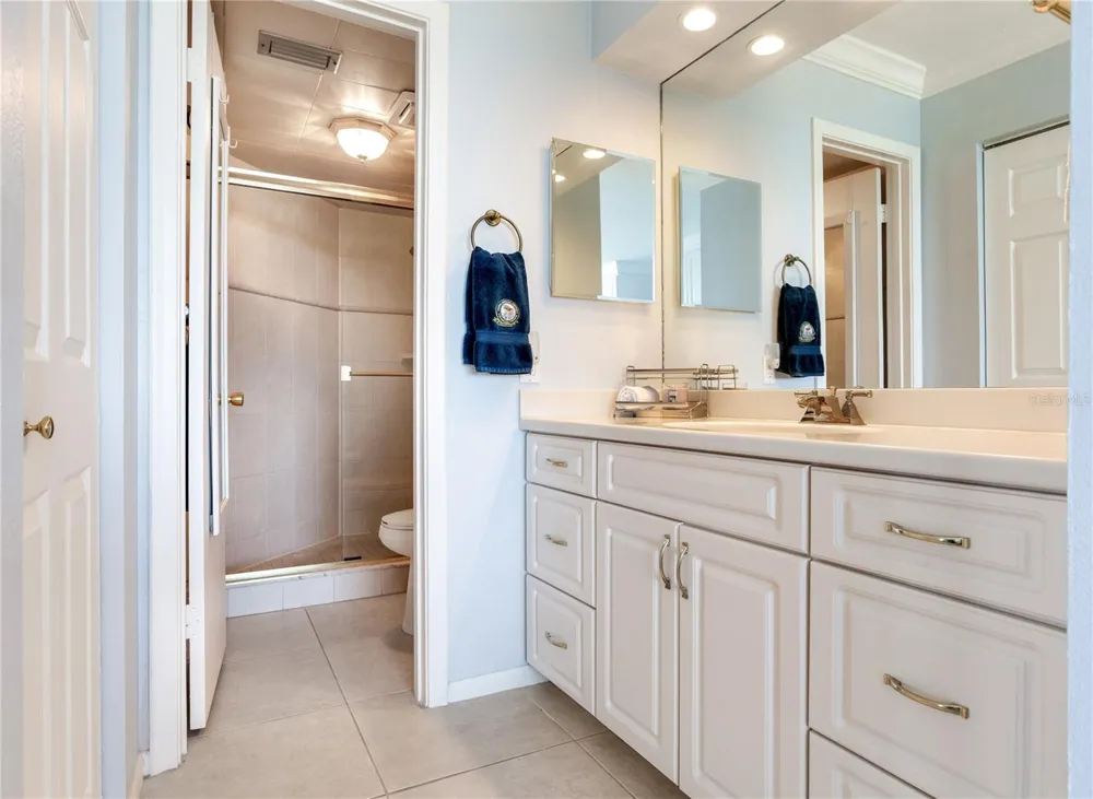 6104 PALMA DEL MAR BOULEVARD S #404 St Petersburg, FL 33715