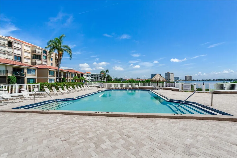 6104 PALMA DEL MAR BOULEVARD S #404 St Petersburg, FL 33715