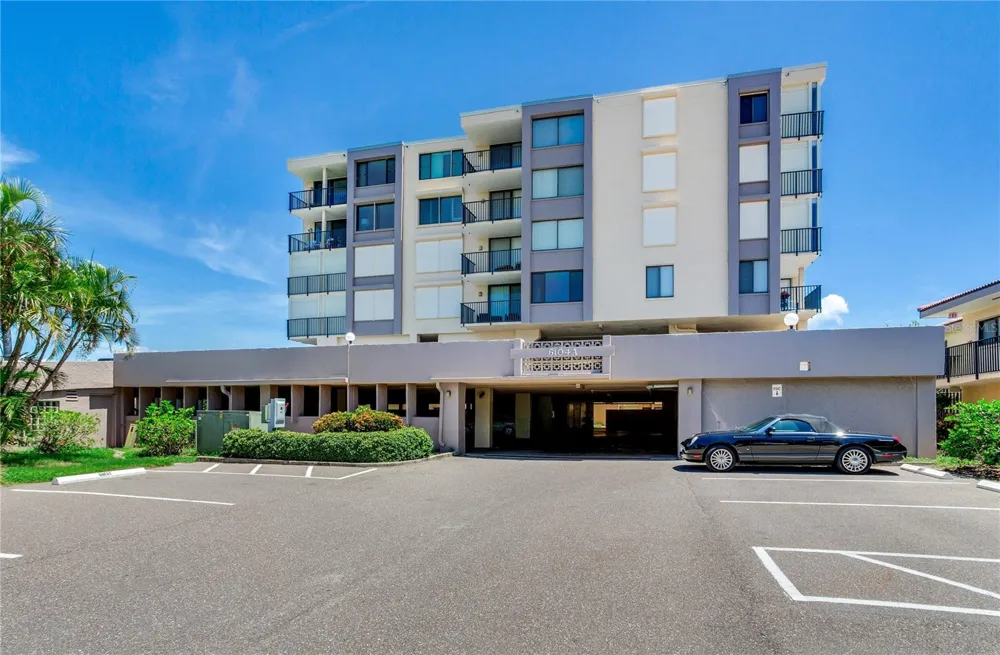 6104 PALMA DEL MAR BOULEVARD S #404 St Petersburg, FL 33715
