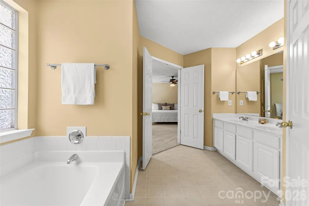3042 Wyntree Court Matthews, NC 28104